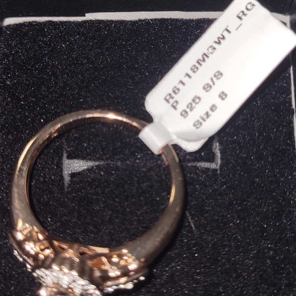 BN WOMAN RING - Picture 2 of 3